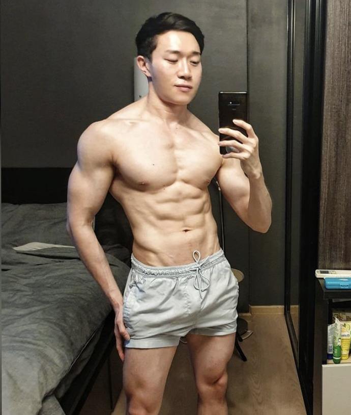ชายหล่อ หุ่นแซ่บ 9