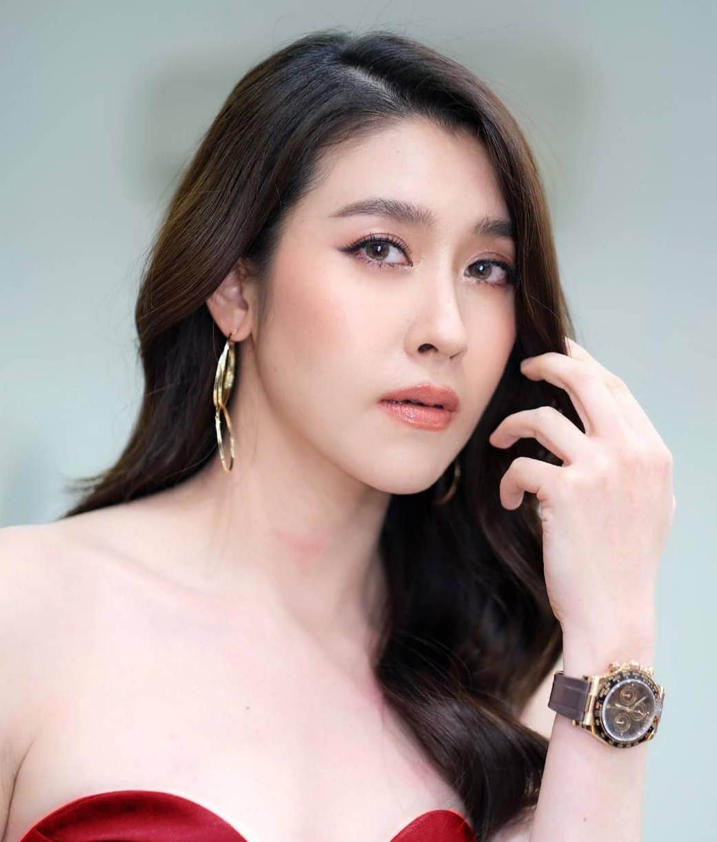 เชียร์ ฑิฆัมพร เรื่อง นักสู้พันธุ์ข้าวเหนียว