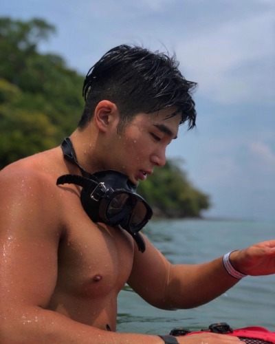 ถอดโชว์เรือนร่าง 2693