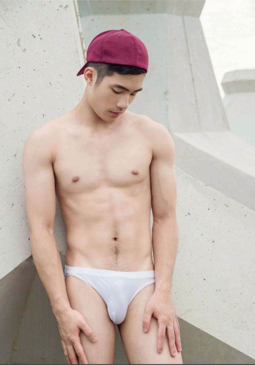 ถอดโชว์เรือนร่าง 2695
