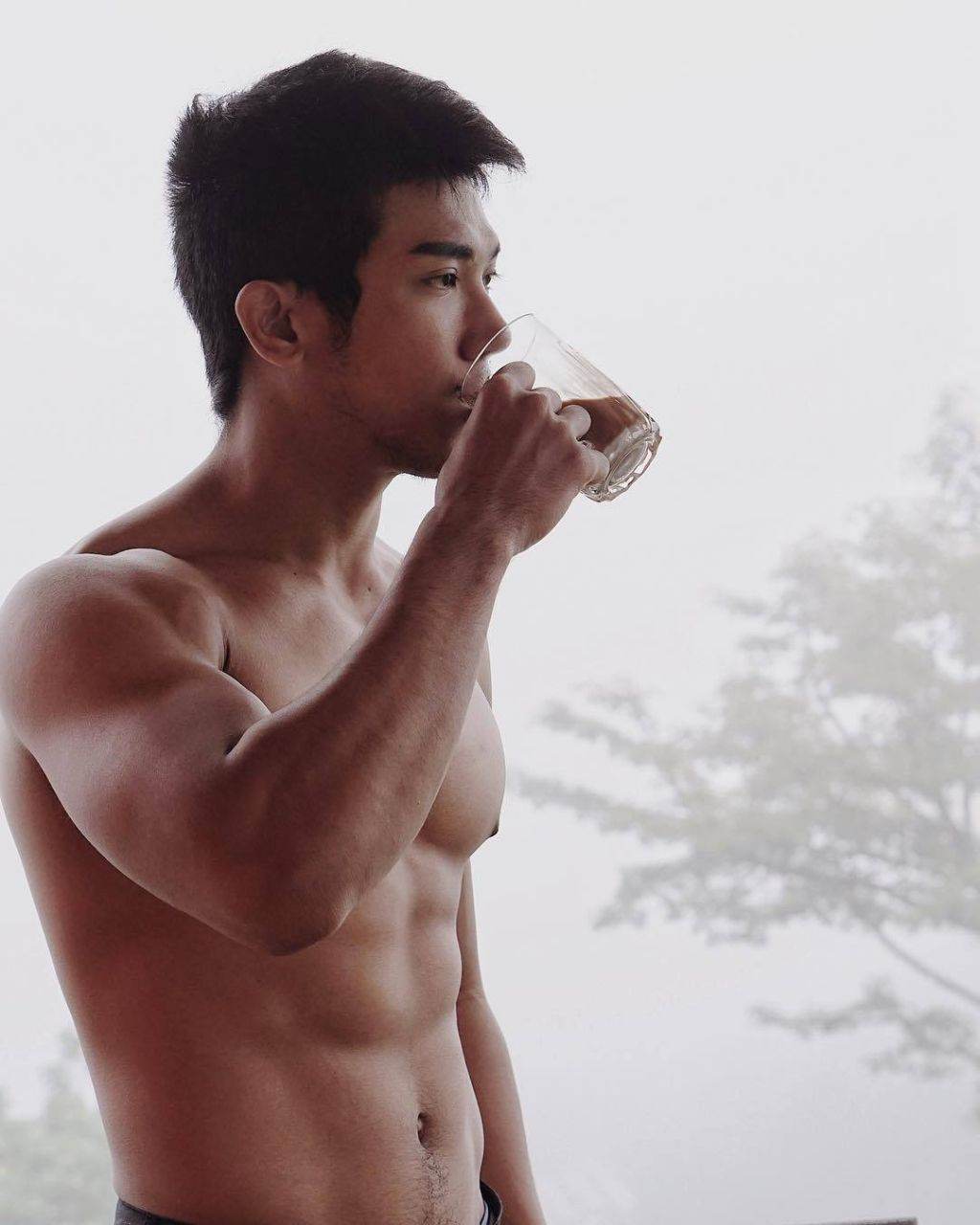 ถอดโชว์เรือนร่าง 2698