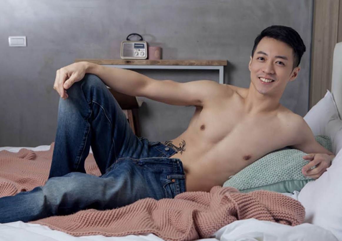 หนุ่มหล่อขึ้นปก 953