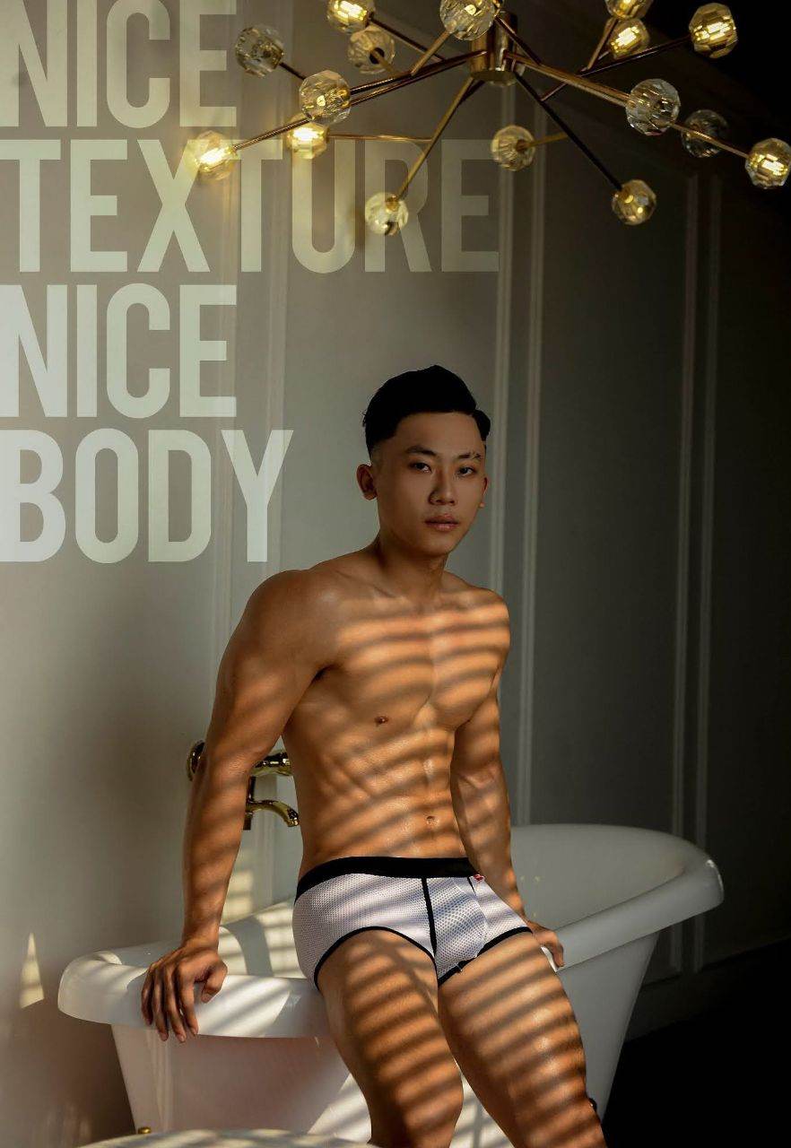 หนุ่มหล่อขึ้นปก 954
