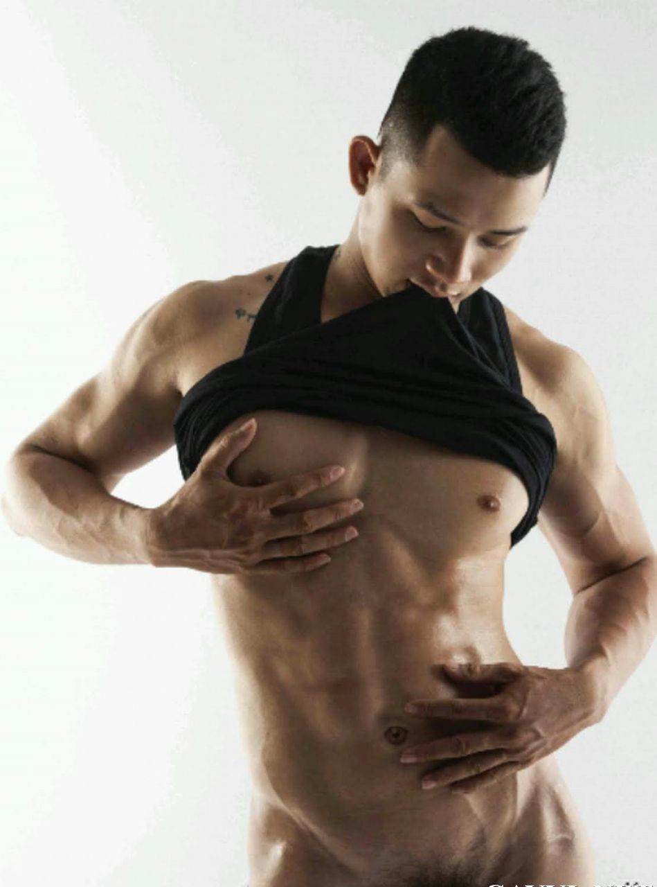 หนุ่มหล่อขึ้นปก 955