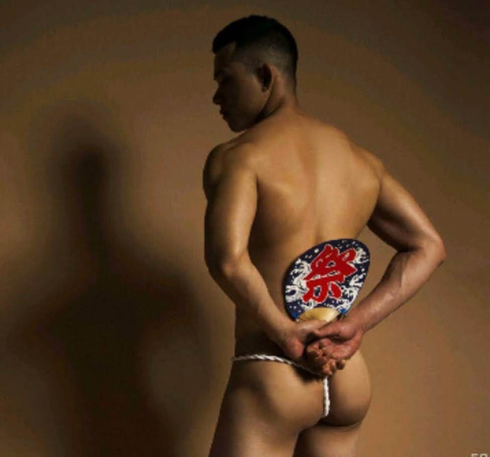 หนุ่มหล่อขึ้นปก 955
