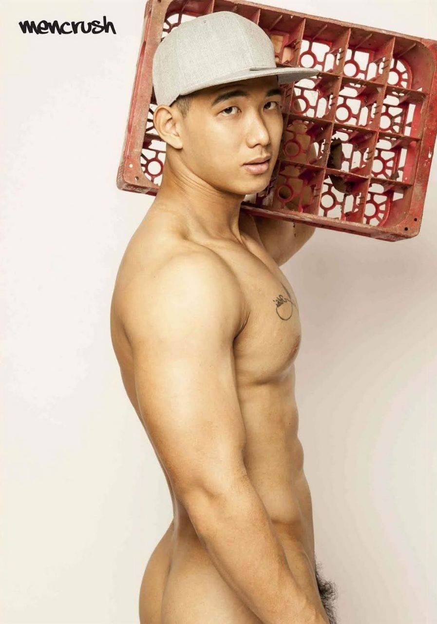 หนุ่มหล่อขึ้นปก 956