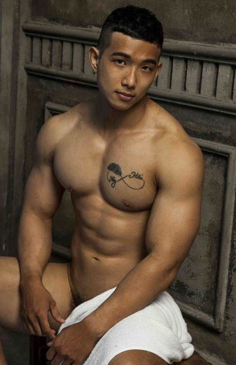 หนุ่มหล่อขึ้นปก 956