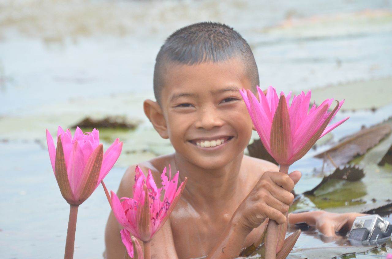 ยิ้มใสๆไร้สาร