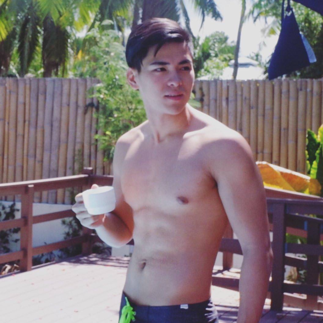 ชายหล่อ หุ่นแซ่บ 10