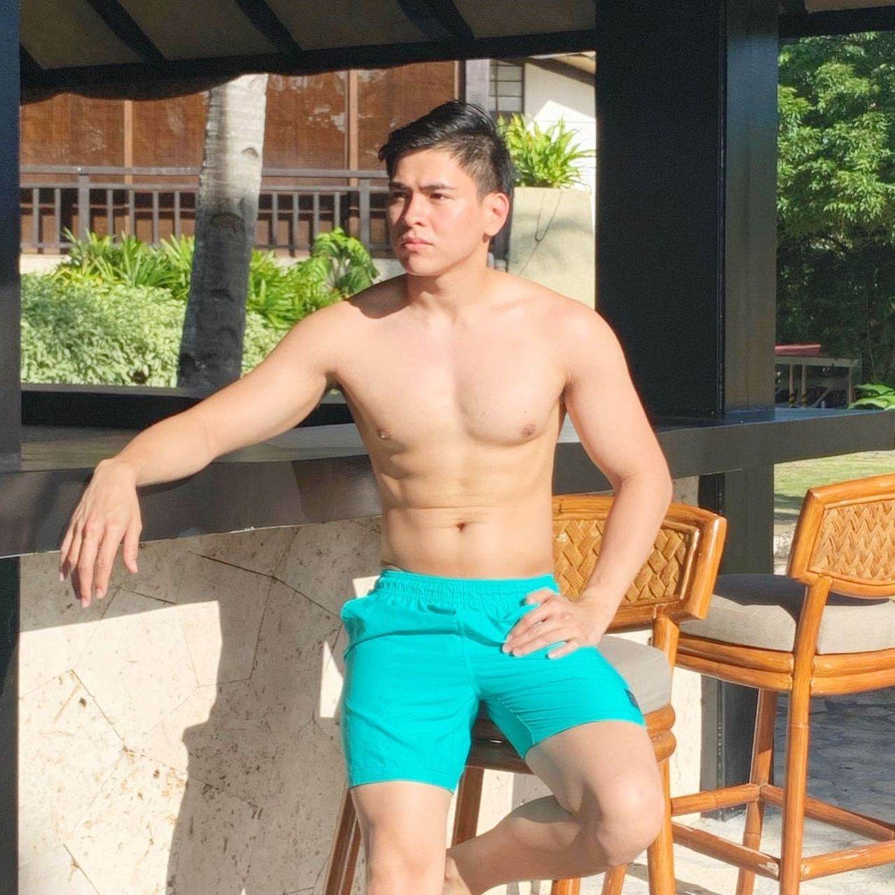 ชายหล่อ หุ่นแซ่บ 10