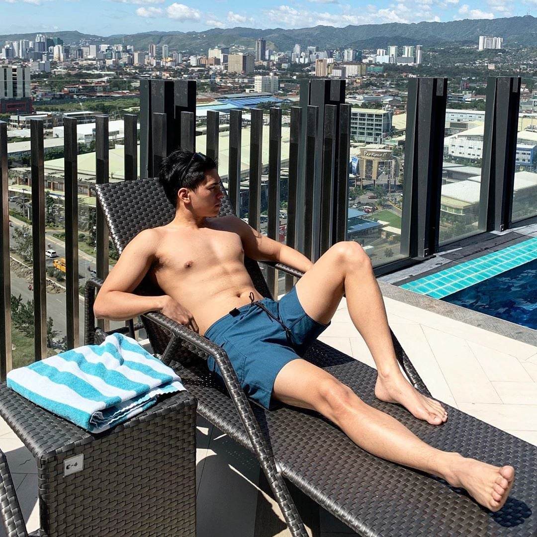 ชายหล่อ หุ่นแซ่บ 10