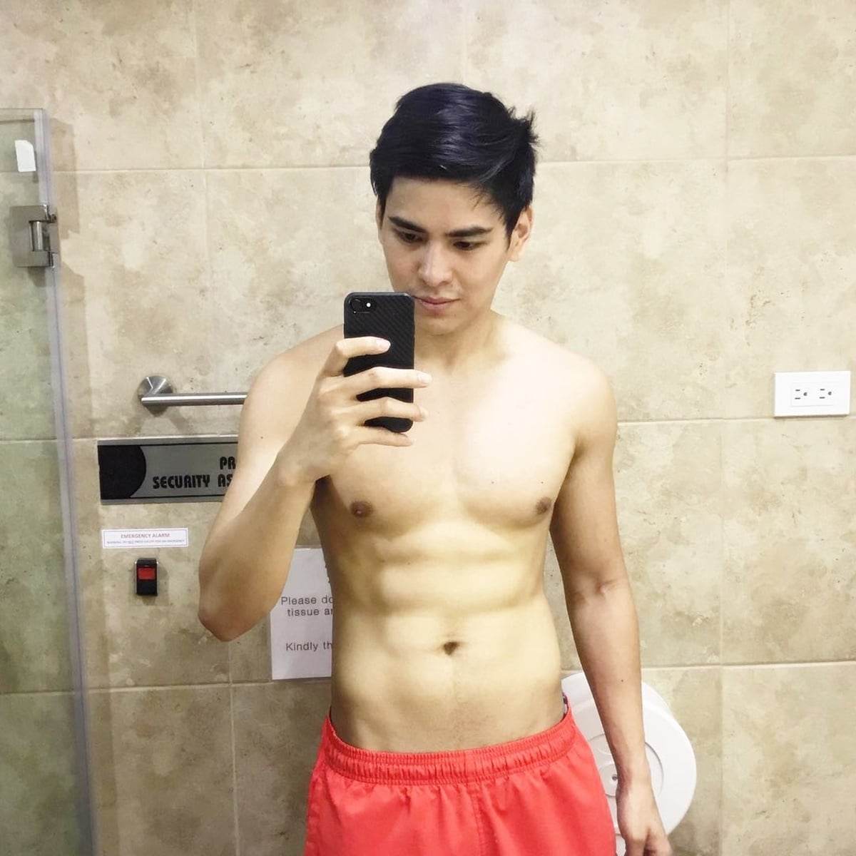 ชายหล่อ หุ่นแซ่บ 10