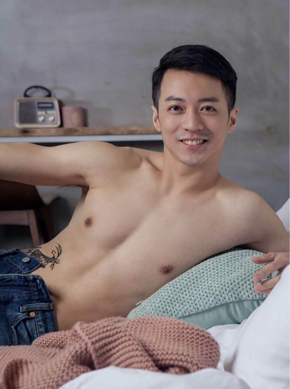 หนุ่มหล่อขึ้นปก 953.1