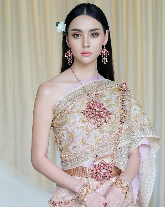 Sbai Thai dress: Thailand 🇹🇭