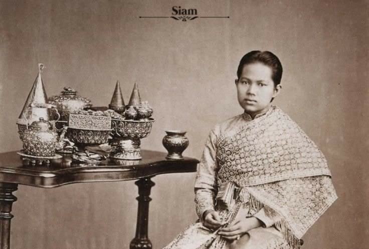 Sbai Thai dress: Thailand 🇹🇭