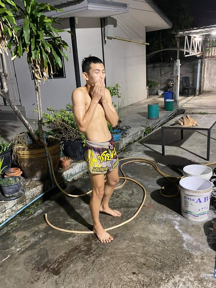 ดีต่อใจ#1772นักมวย..อาบน้ำ
