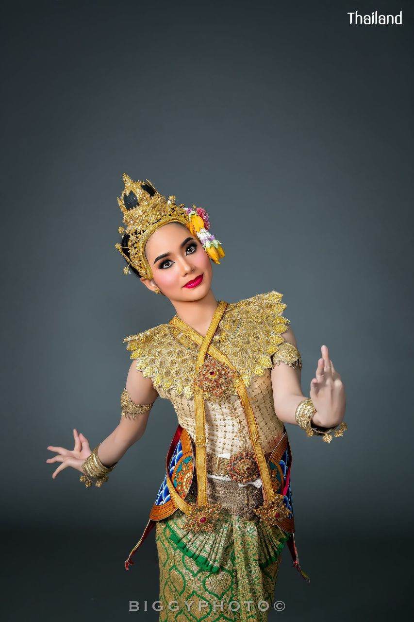 THAILAND 🇹🇭 | Thai dance: ชมโฉมนางจันทกินรี