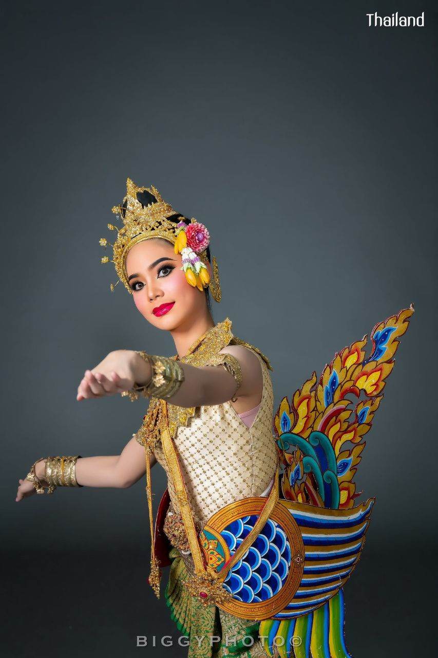 THAILAND 🇹🇭 | Thai dance: ชมโฉมนางจันทกินรี