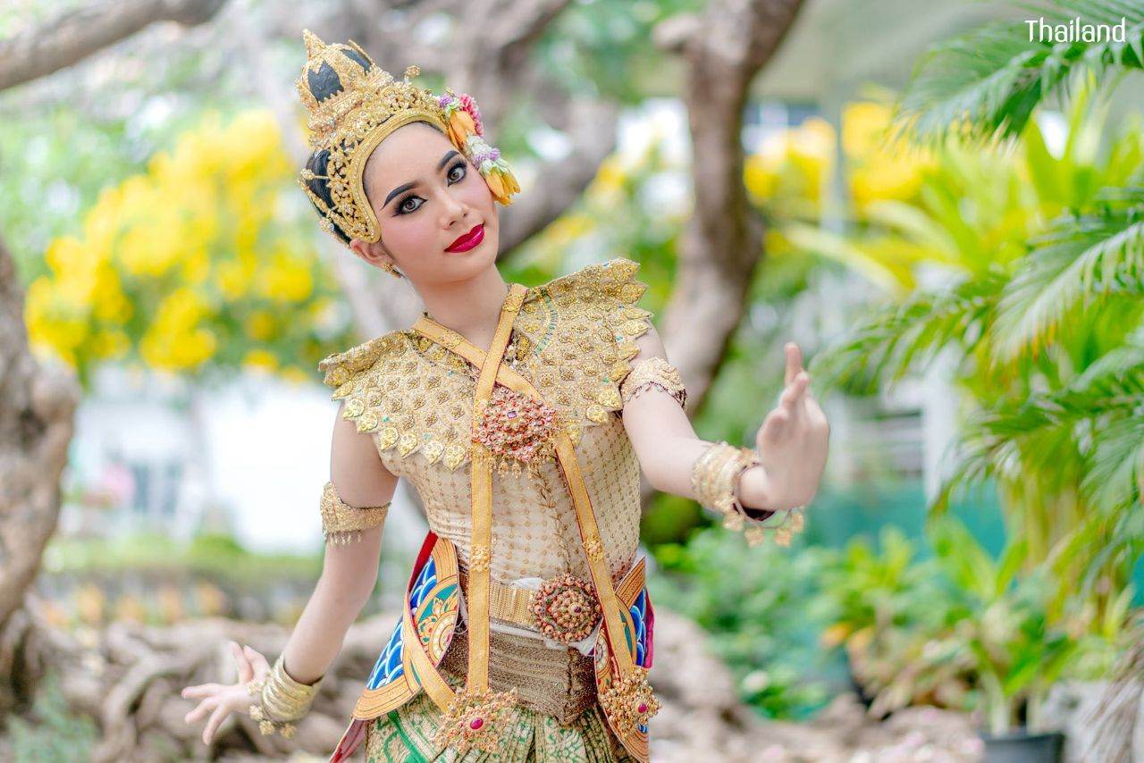 THAILAND 🇹🇭 | Thai dance: ชมโฉมนางจันทกินรี
