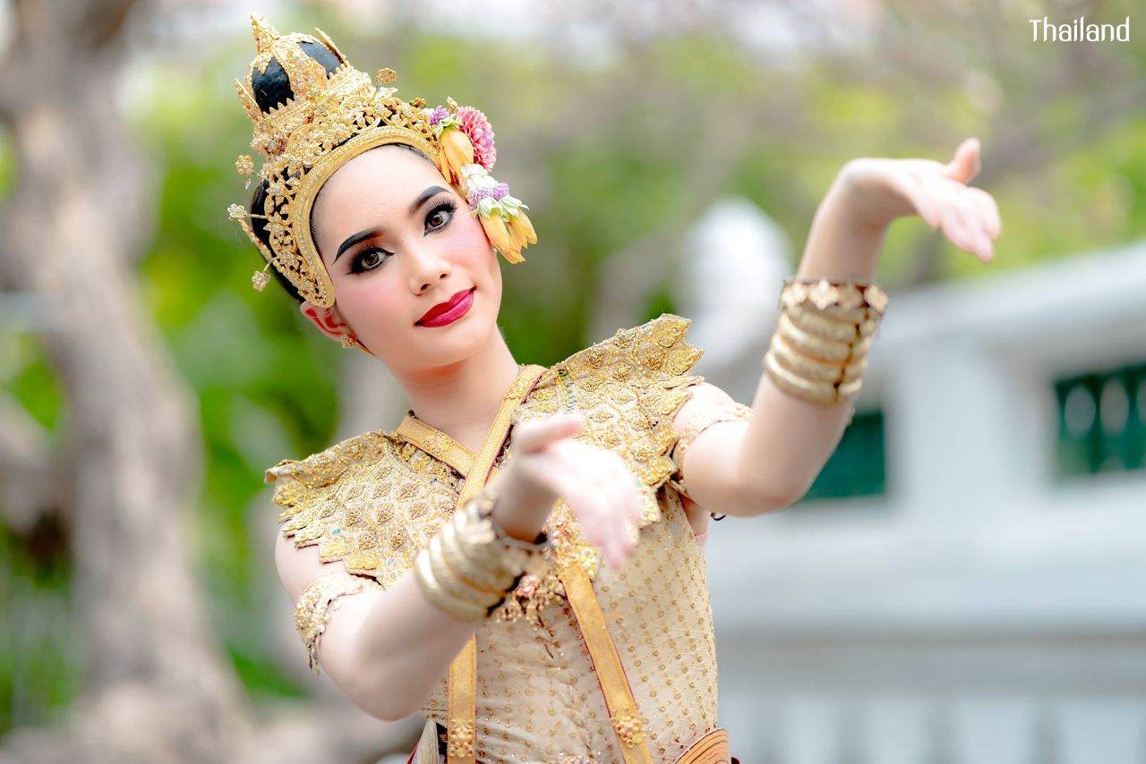 THAILAND 🇹🇭 | Thai dance: ชมโฉมนางจันทกินรี