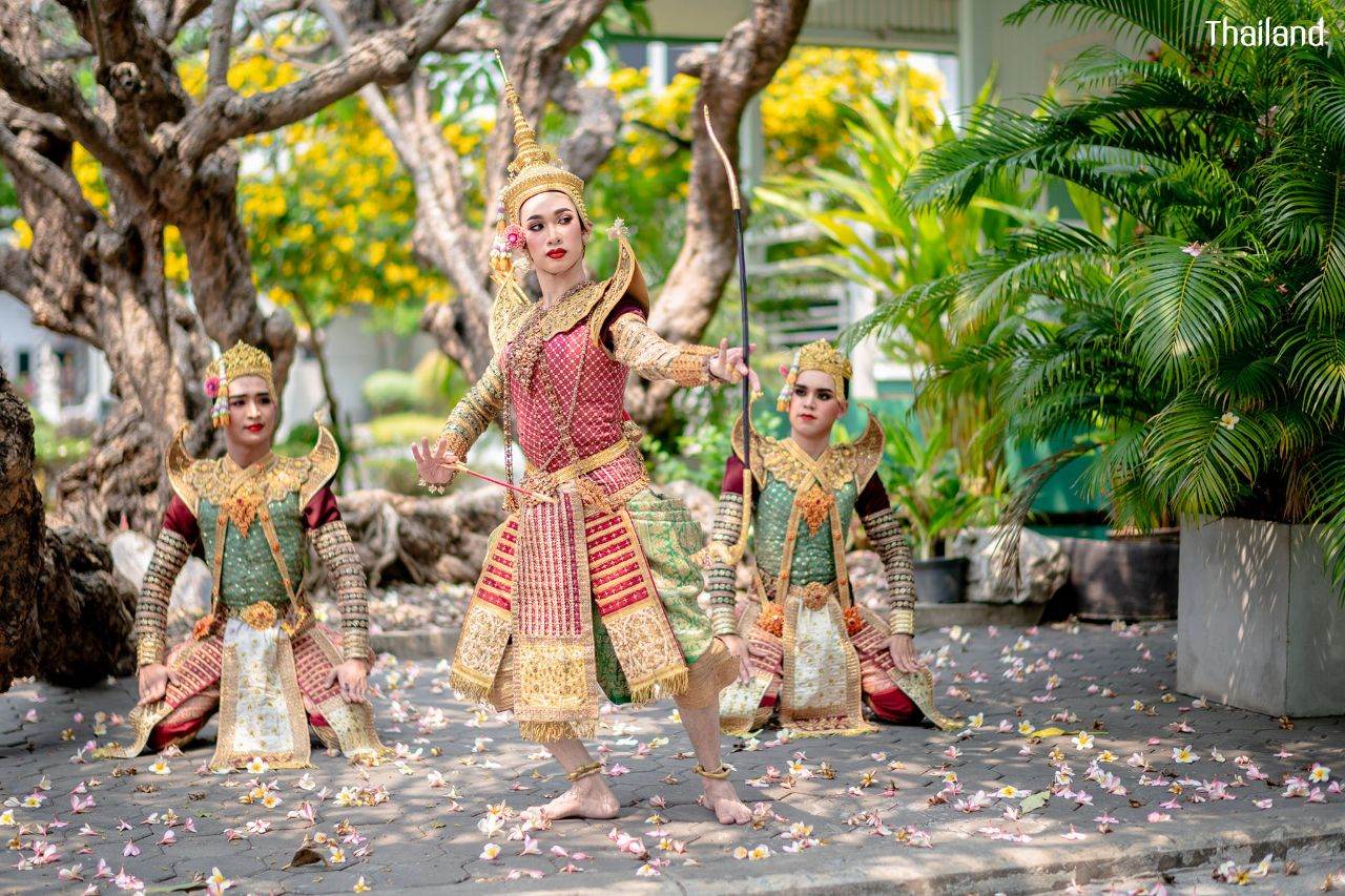 THAILAND 🇹🇭 | Thai dance: ชมโฉมนางจันทกินรี