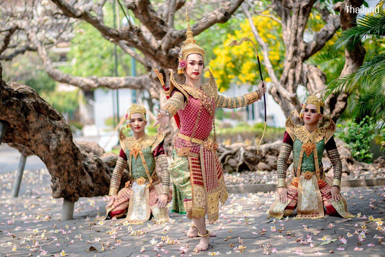 THAILAND 🇹🇭 | Thai dance: ชมโฉมนางจันทกินรี