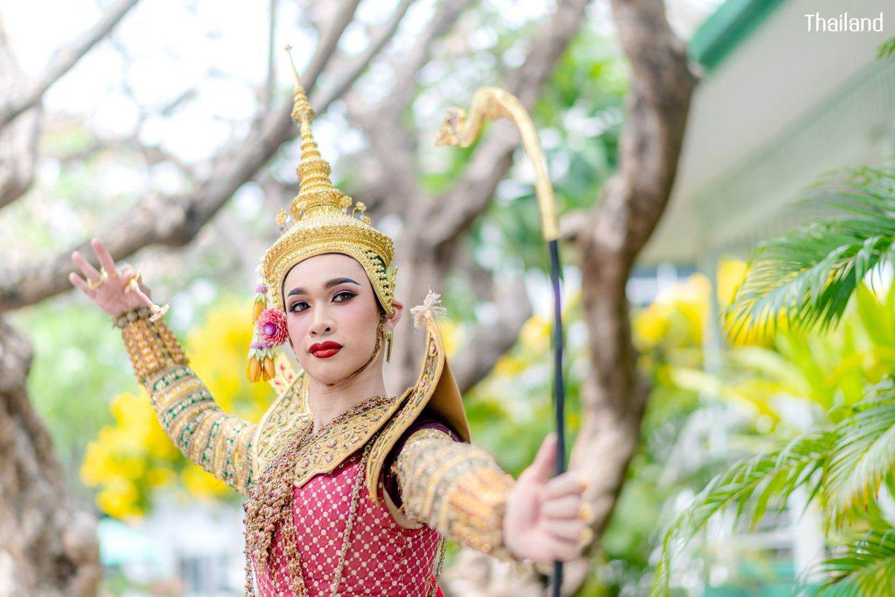 THAILAND 🇹🇭 | Thai dance: ชมโฉมนางจันทกินรี