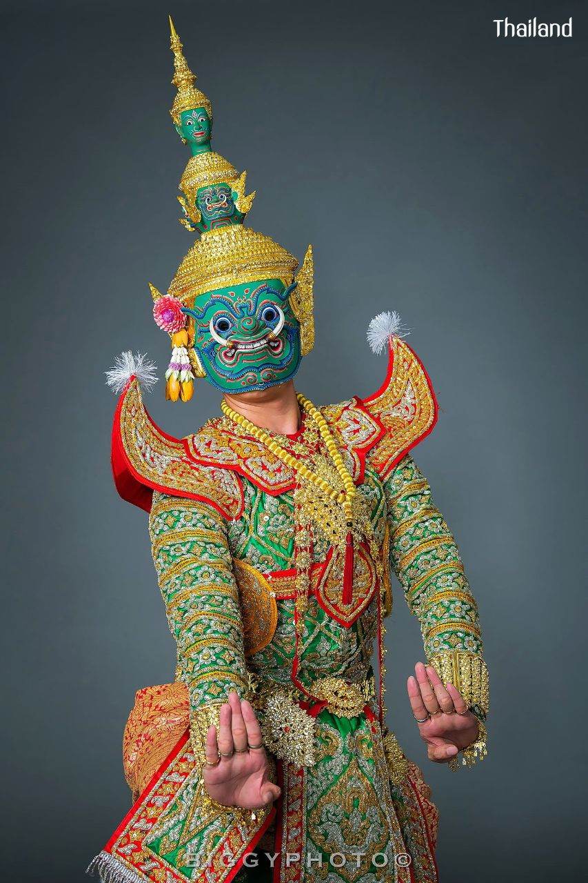 THAILAND 🇹🇭 | "Tossakan" or "Ravana" Thai dance: ลงสรงโทนทศกัณฐ์