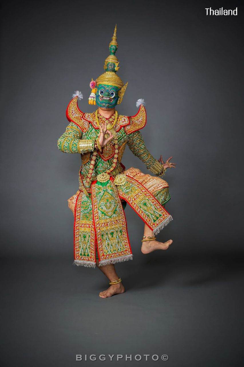 THAILAND 🇹🇭 | "Tossakan" or "Ravana" Thai dance: ลงสรงโทนทศกัณฐ์