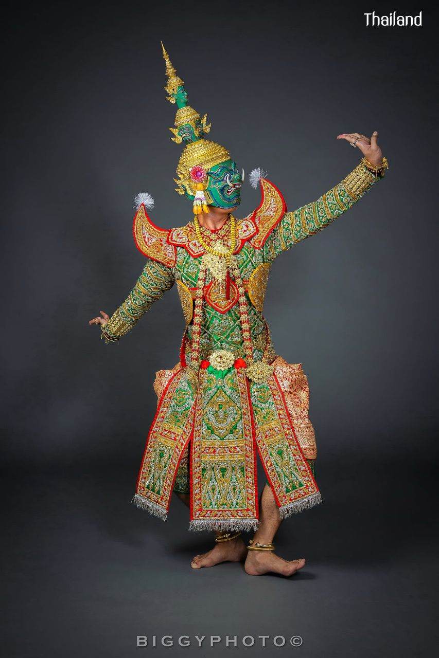 THAILAND 🇹🇭 | "Tossakan" or "Ravana" Thai dance: ลงสรงโทนทศกัณฐ์