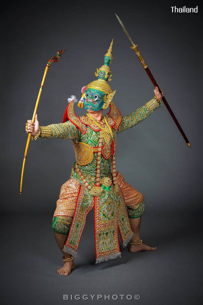 THAILAND 🇹🇭 | "Tossakan" or "Ravana" Thai dance: ลงสรงโทนทศกัณฐ์