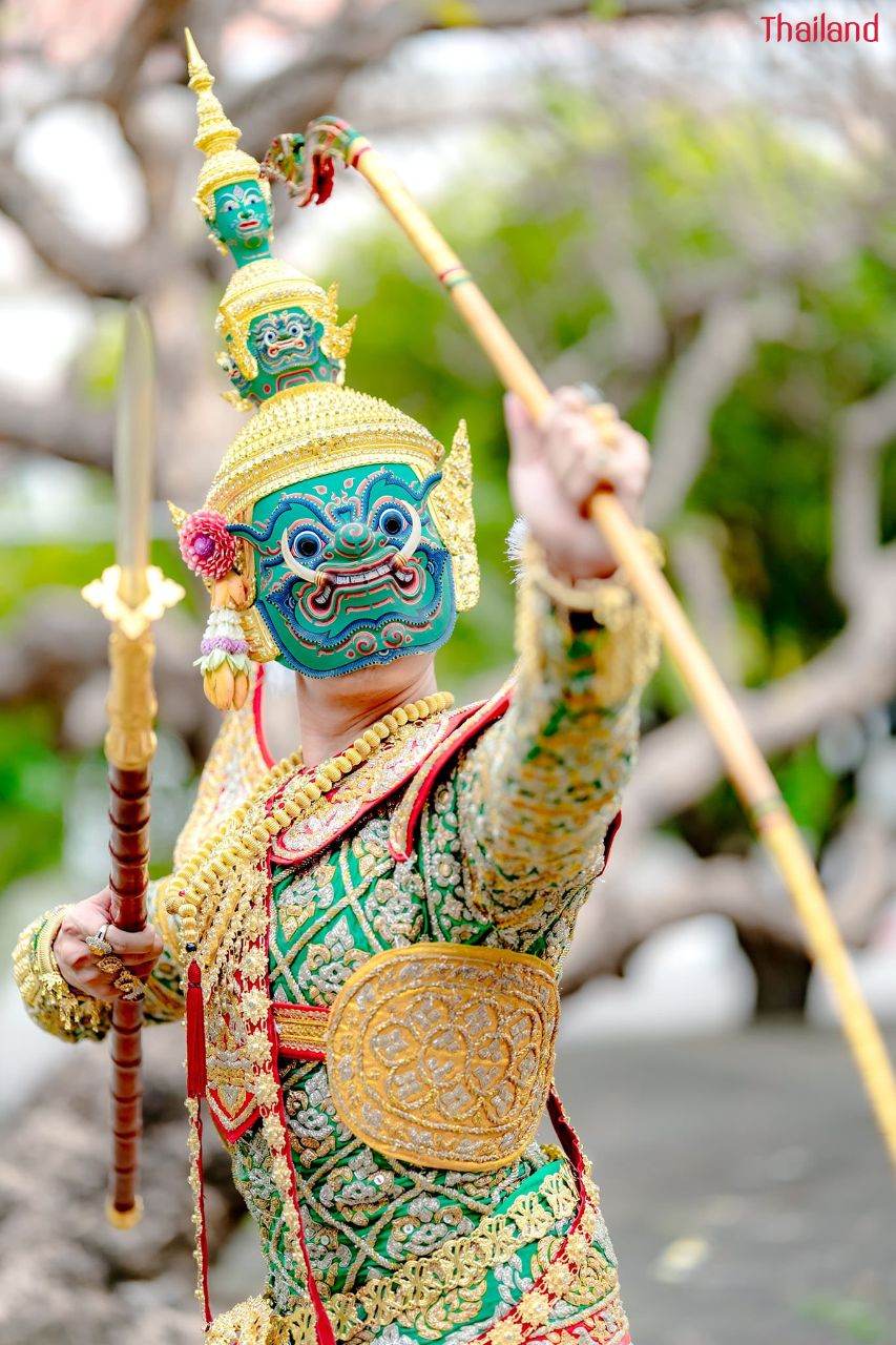 THAILAND 🇹🇭 | "Tossakan" or "Ravana" Thai dance: ลงสรงโทนทศกัณฐ์