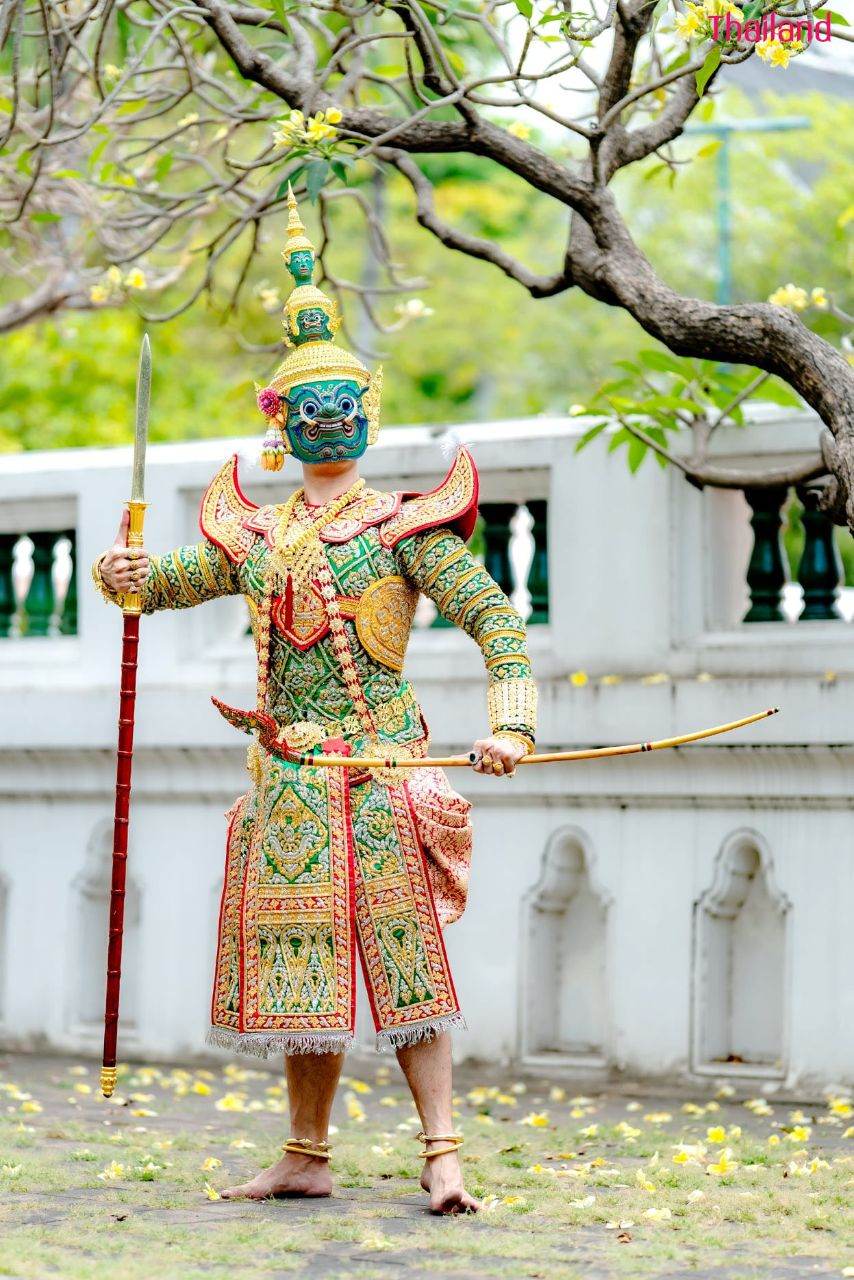 THAILAND 🇹🇭 | "Tossakan" or "Ravana" Thai dance: ลงสรงโทนทศกัณฐ์