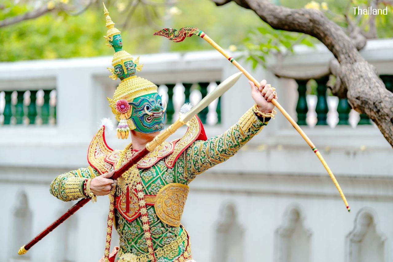 THAILAND 🇹🇭 | "Tossakan" or "Ravana" Thai dance: ลงสรงโทนทศกัณฐ์