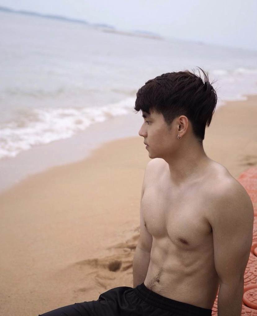 ชายหล่อ หุ่นแซ่บ 11