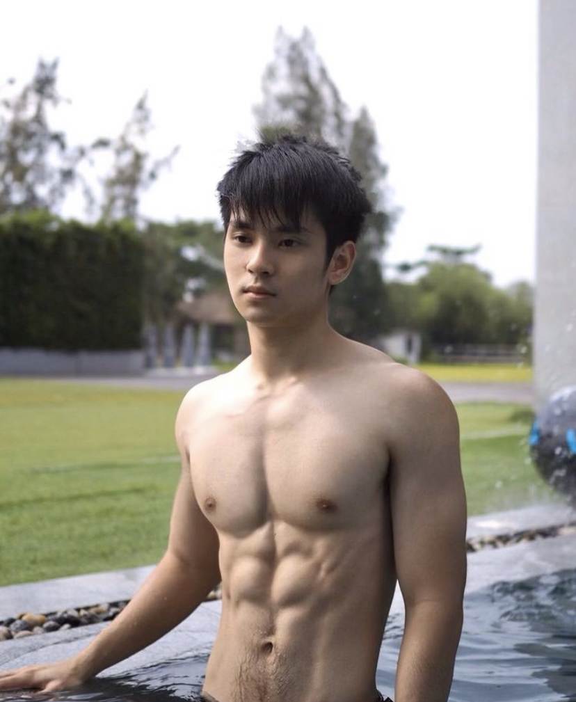 ชายหล่อ หุ่นแซ่บ 11