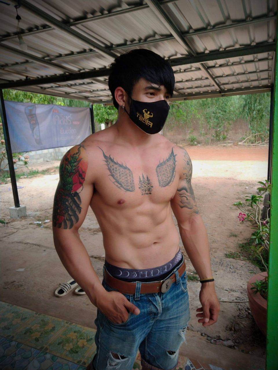 หล่อลอยสัก <<17>>