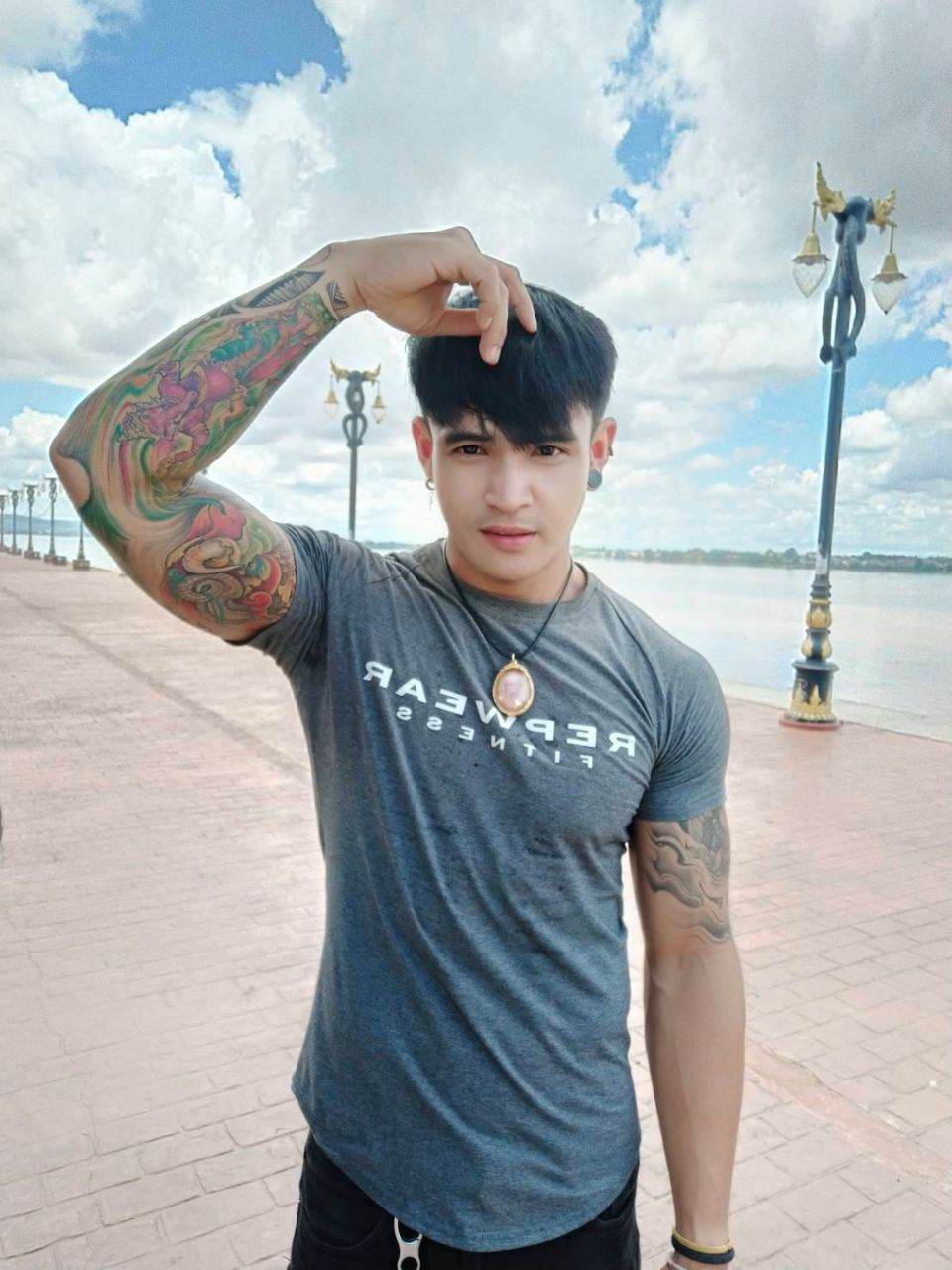หล่อลอยสัก <<17>>