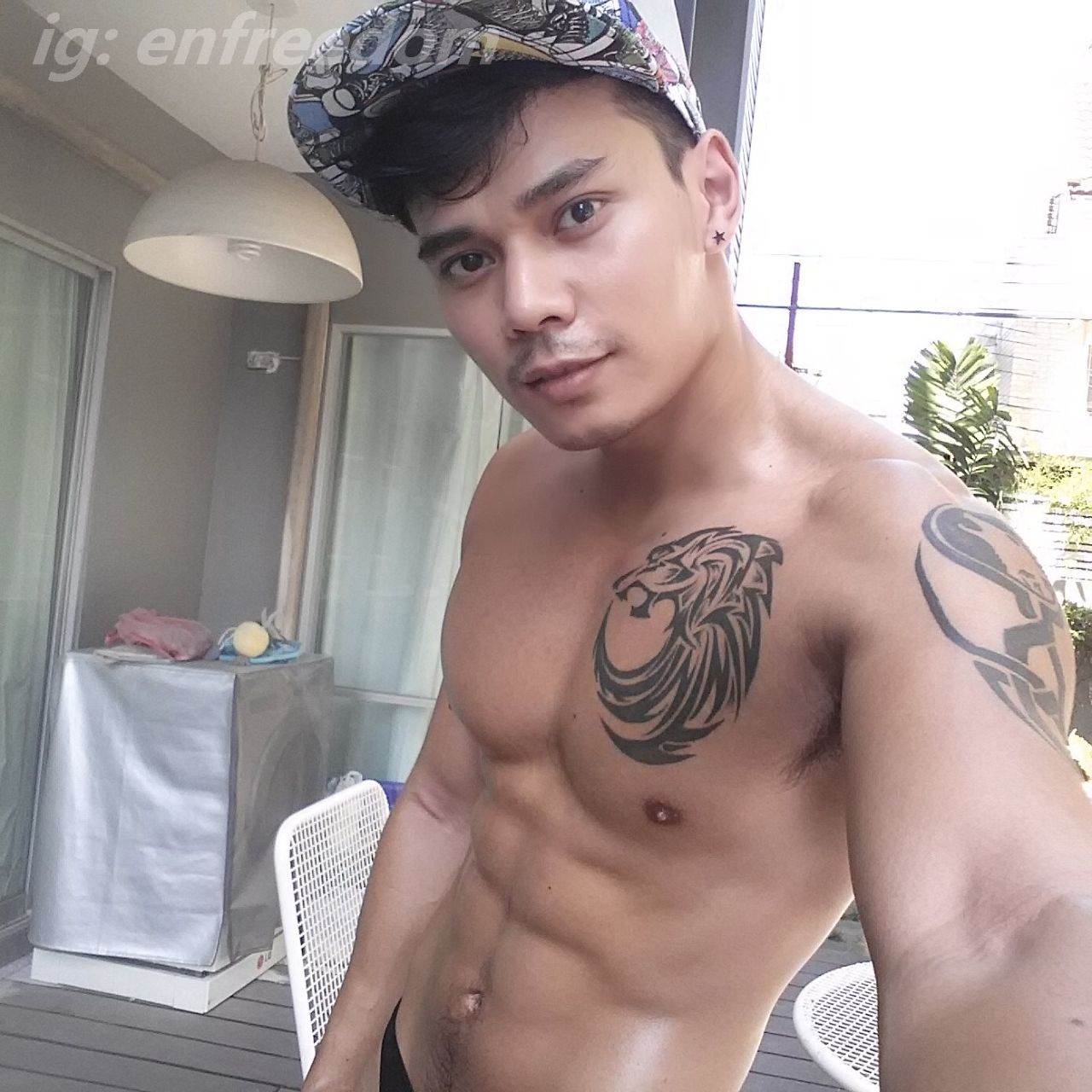 หล่อลอยสัก <<18>>