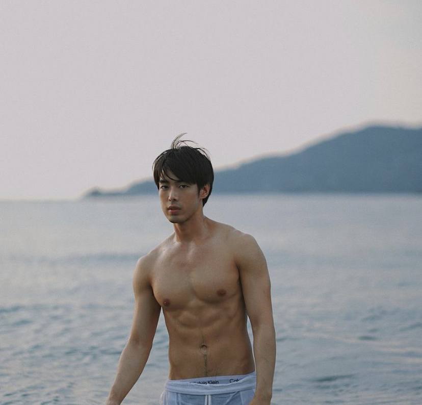 ชายหล่อ หุ่นแซ่บ 13