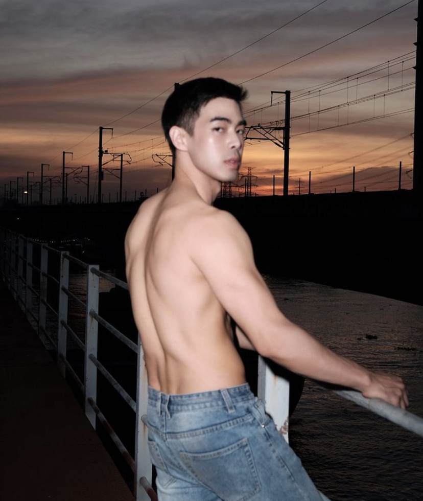 ชายหล่อ หุ่นแซ่บ 13