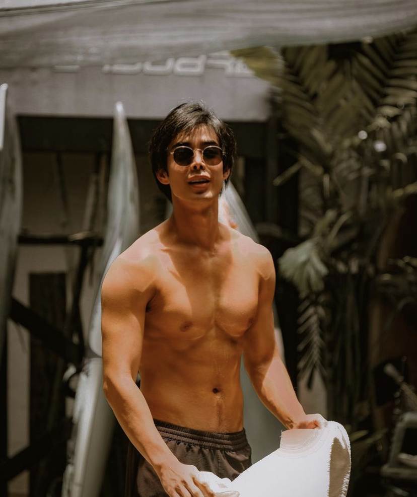 ชายหล่อ หุ่นแซ่บ 13