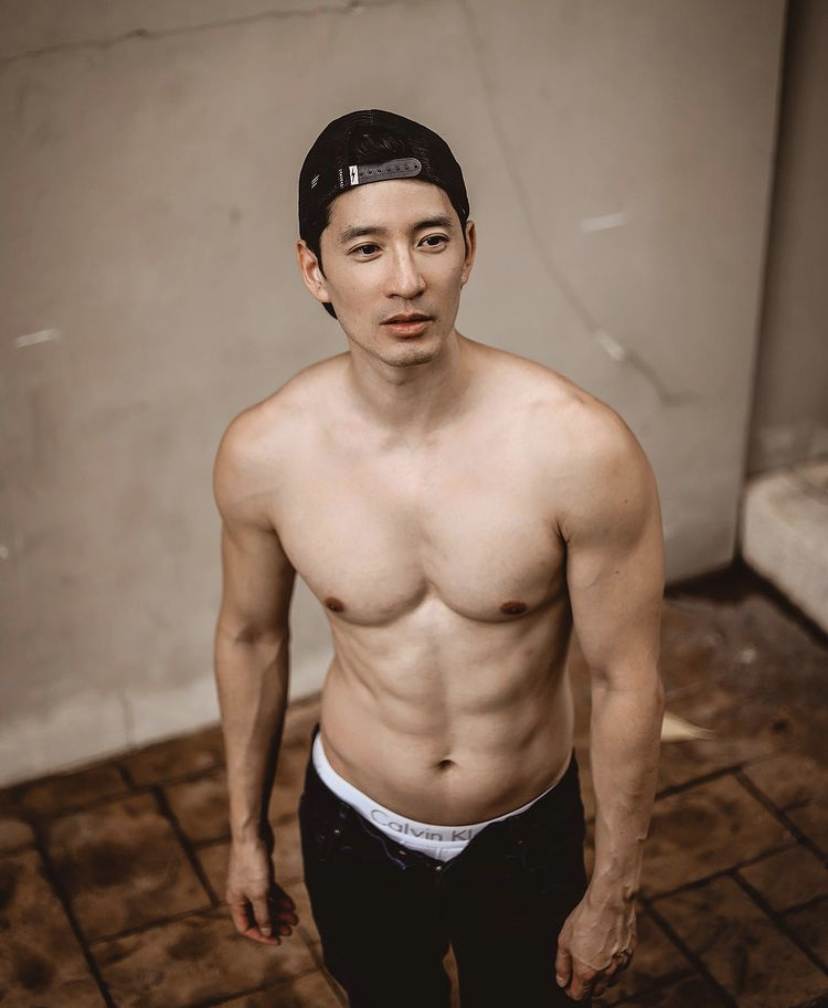 ชายหล่อ หุ่นแซ่บ 14
