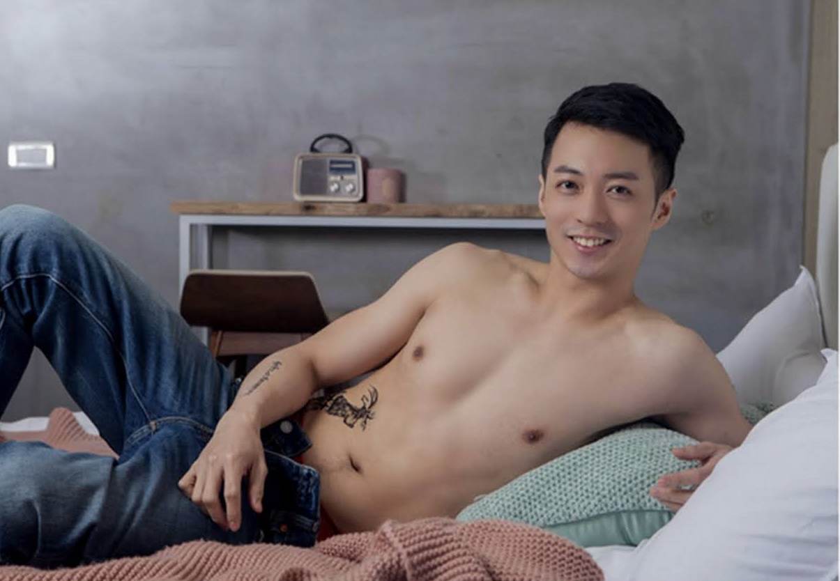 หนุ่มหล่อขึ้นปก 953.2