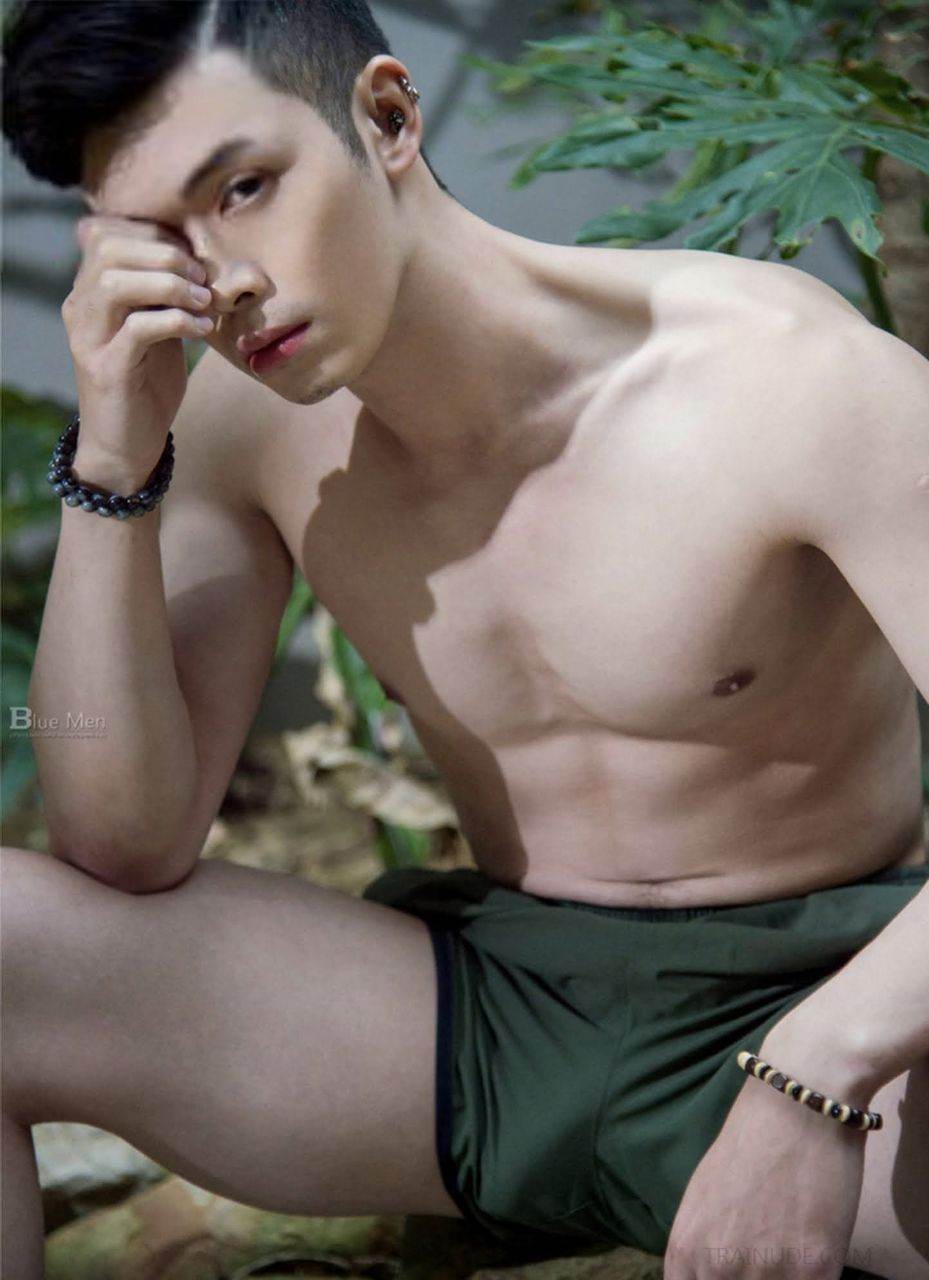 หนุ่มหล่อขึ้นปก 957
