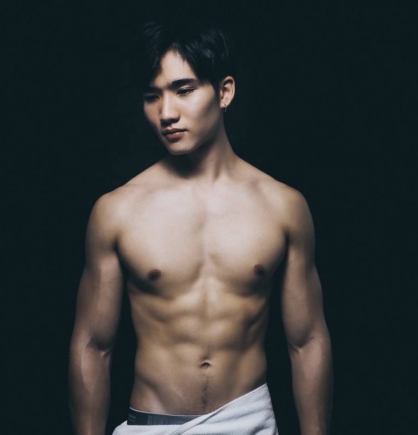 หล่อแซ่บตลอดนะคนนี้