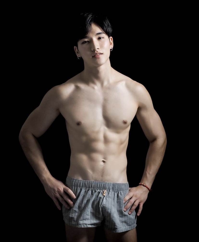 หล่อแซ่บตลอดนะคนนี้