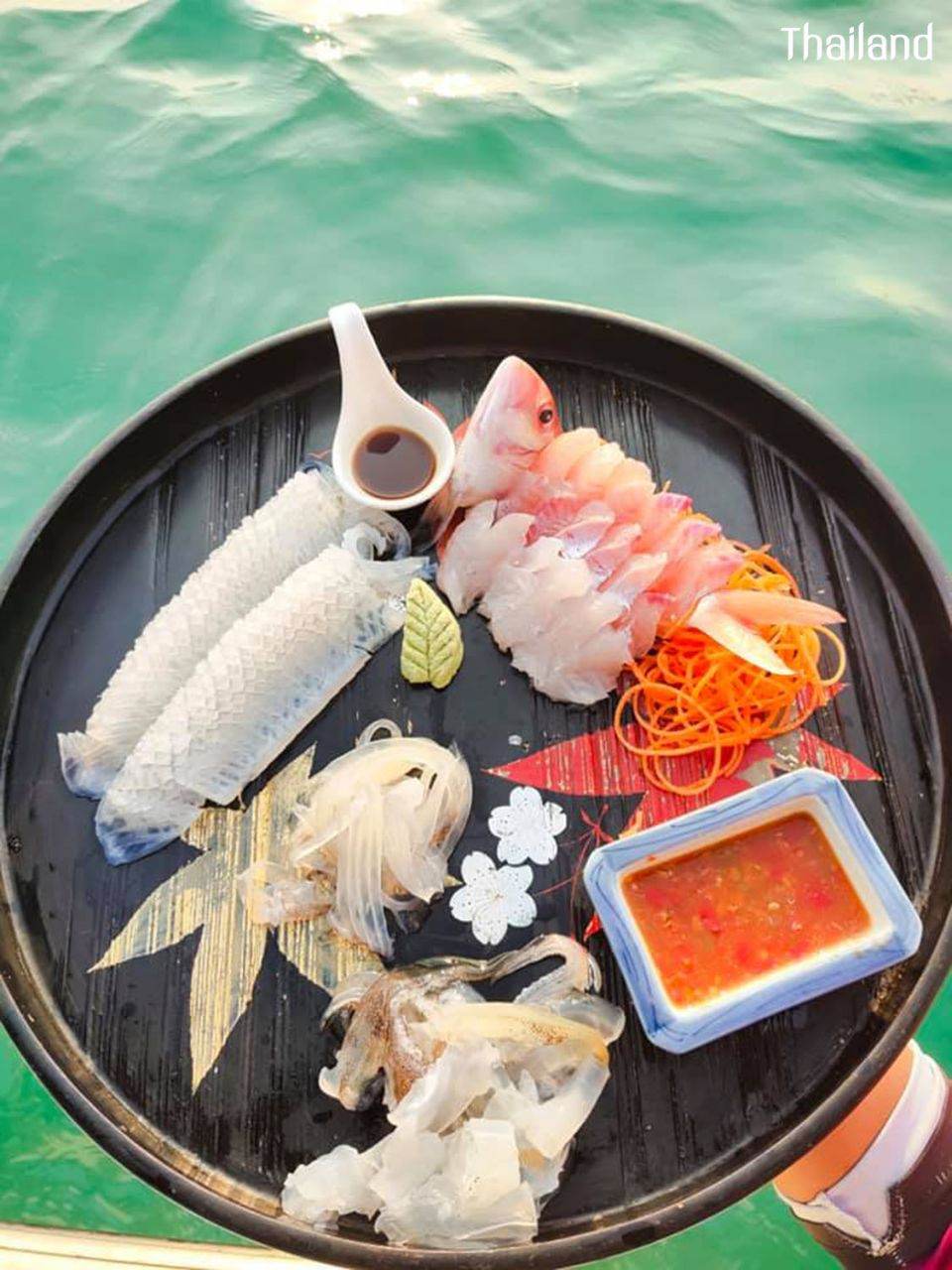 THAILAND | Travel to the sea, eat fresh Sashimi