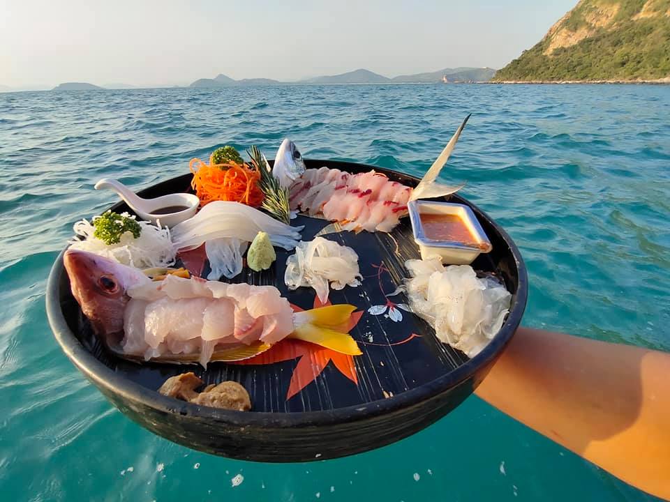THAILAND | Travel to the sea, eat fresh Sashimi