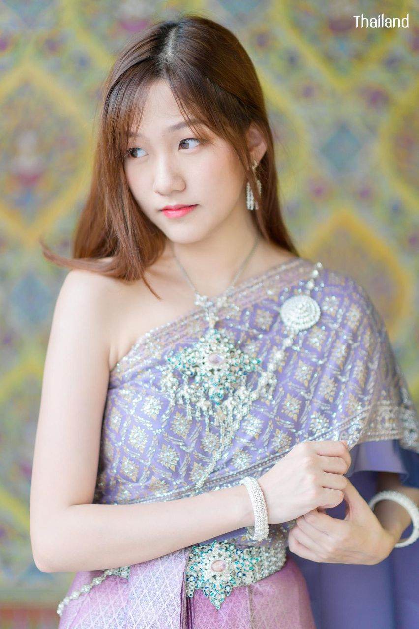 THAILAND 🇹🇭 | The Sbai, Thai dress (ชุดไทย)
